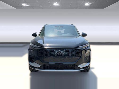 Mythos Black Metallic 2026 Audi Q3 TFSI quattro S tronic