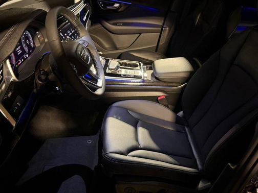 2026 Audi Q7 45 Premium