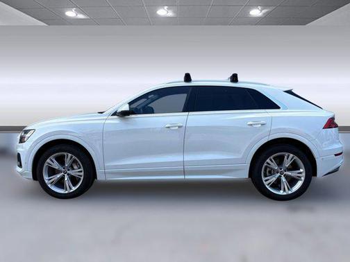2022 Audi Q8 55 Premium Plus