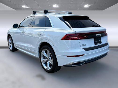 2022 Audi Q8 55 Premium Plus
