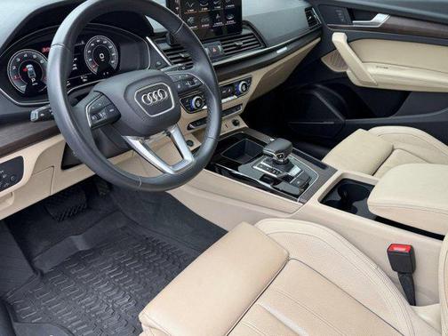 2023 Audi Q5 45 S line Premium Plus