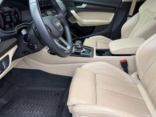 2023 Audi Q5 45 S line Premium Plus