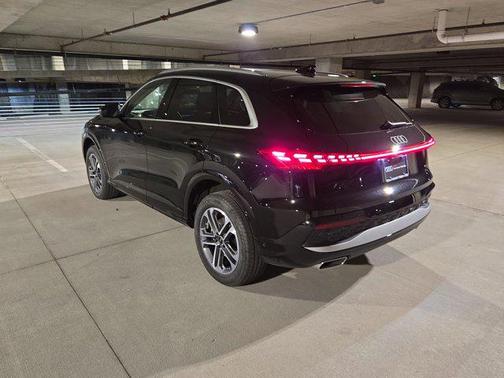 2025 Audi Q5 Premium