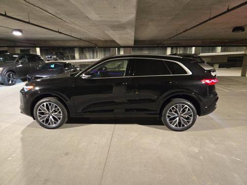 2025 Audi Q5 Premium Plus