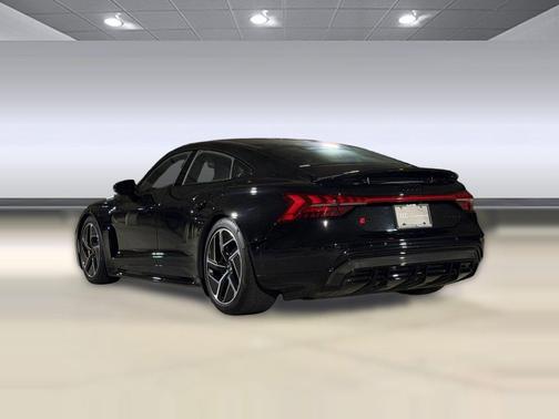 Mythos Black Metallic 2024 Audi RS e-tron GT quattro
