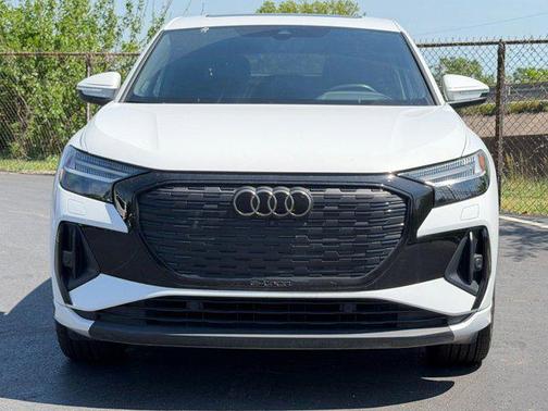 Glacier White Metallic 2023 Audi Q4 e-tron Sportback Prestige 50 quattro