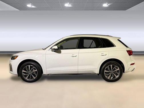 Arkona White 2024 Audi Q5 45 S line Premium Plus