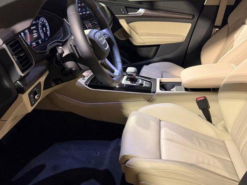 Arkona White 2024 Audi Q5 45 S line Premium Plus