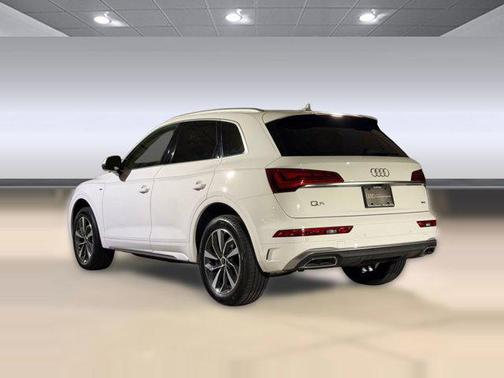 Arkona White 2024 Audi Q5 45 S line Premium Plus