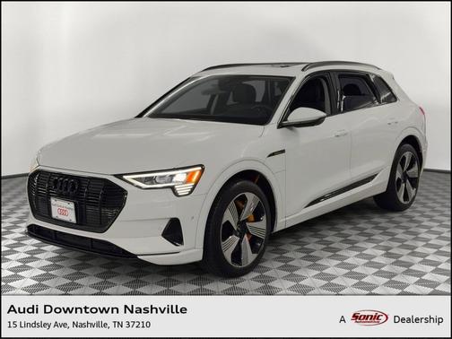 Glacier White Metallic 2023 Audi e-tron Premium Plus quattro