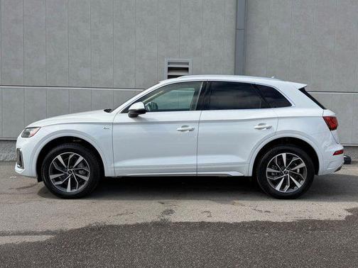 2024 Audi Q5 45 S line Premium Plus
