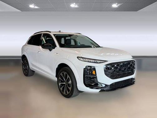 Arkona White 2026 Audi Q3 TFSI quattro S tronic