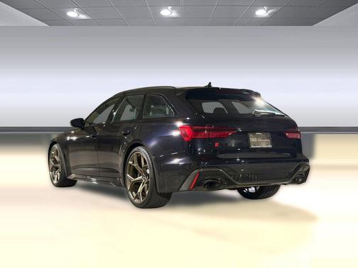 Sebring Black Crystal Effect 2024 Audi RS 6 Avant 4.0T