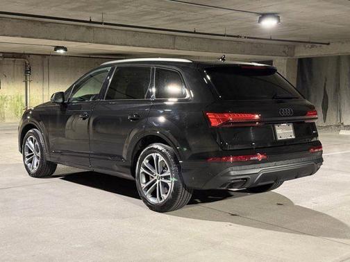 2025 Audi Q7 45 Premium