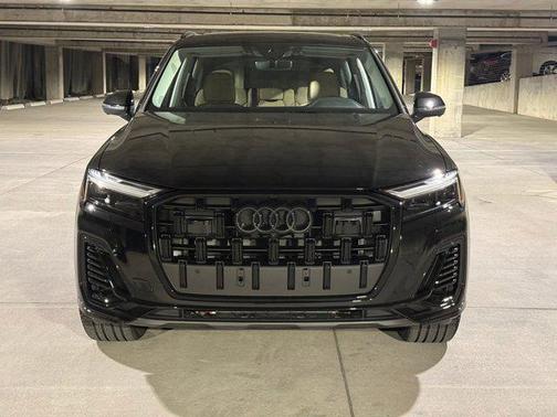 2025 Audi Q7 45 Premium