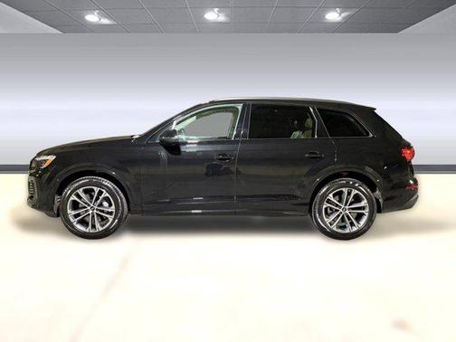 2025 Audi Q7 45 Premium