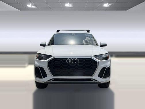 Ibis White 2023 Audi Q5 45 S line Premium Plus