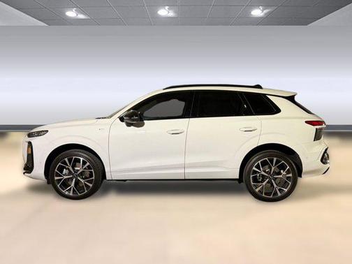 Glacier White Metallic 2026 Audi Q3 TFSI quattro S tronic