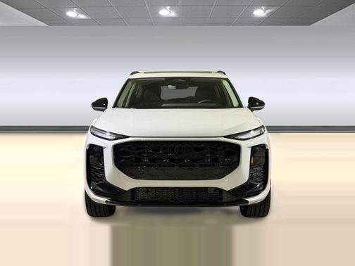 Glacier White Metallic 2026 Audi Q3 TFSI quattro S tronic
