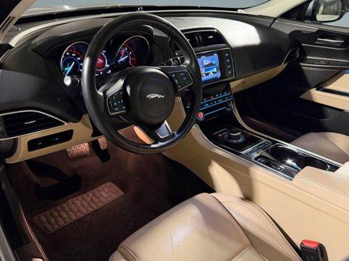 2017 Jaguar XE 35t Prestige