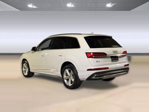 2020 Audi Q7 45 Premium Plus