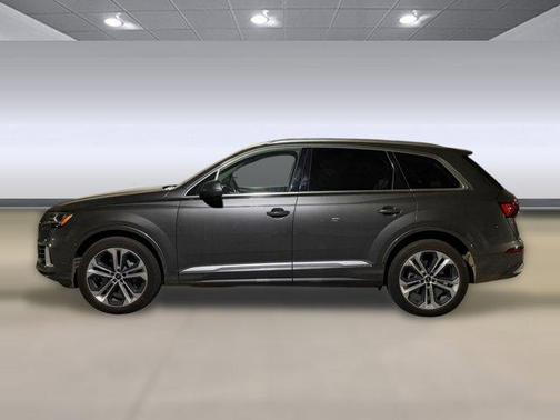Samurai Gray Metallic 2023 Audi Q7 55 Premium Plus