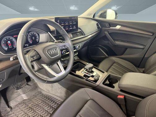 2023 Audi Q5 45 S line Premium Plus