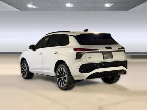 Glacier White Metallic 2026 Audi Q3 TFSI quattro S tronic