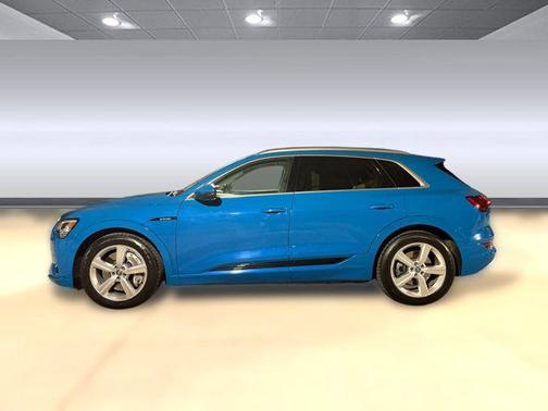 2019 Audi e-tron Premium Plus