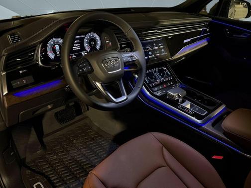 Samurai Gray Metallic 2026 Audi Q7 45 Premium Plus