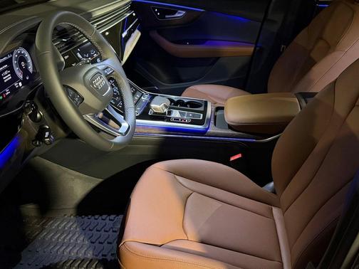 Samurai Gray Metallic 2026 Audi Q7 45 Premium Plus