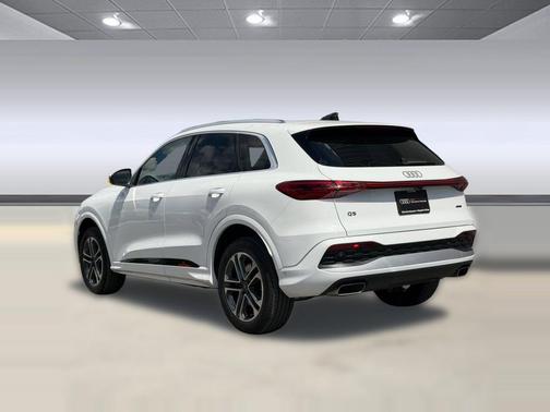 White 2025 Audi Q5 Premium TFSI quattro S tronic