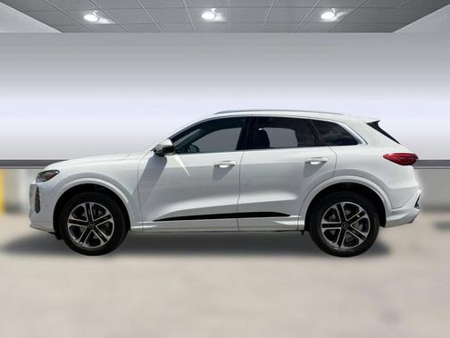 White 2025 Audi Q5 Premium TFSI quattro S tronic
