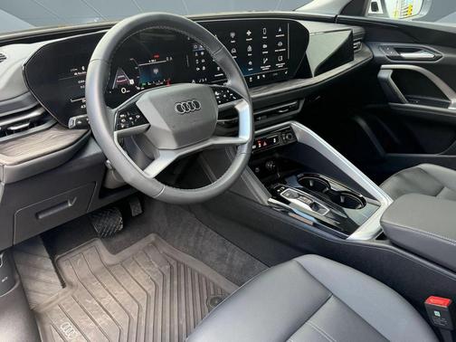 White 2025 Audi Q5 Premium TFSI quattro S tronic