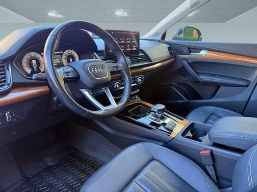 2023 Audi Q5 45 S line Premium Plus