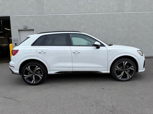 2024 Audi Q3 45 S line Premium Plus