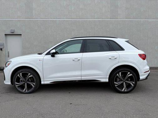 2024 Audi Q3 45 S line Premium Plus