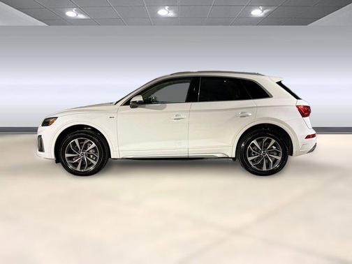 2022 Audi Q5 45 S line Premium Plus