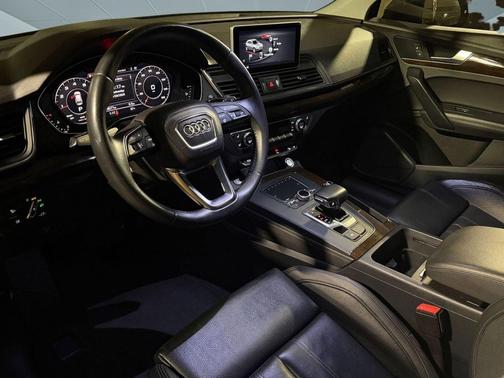 Moonlight Blue Metallic 2019 Audi Q5 2.0T Premium Plus