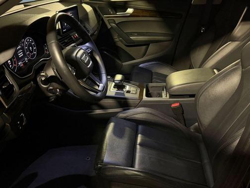 Moonlight Blue Metallic 2019 Audi Q5 2.0T Premium Plus