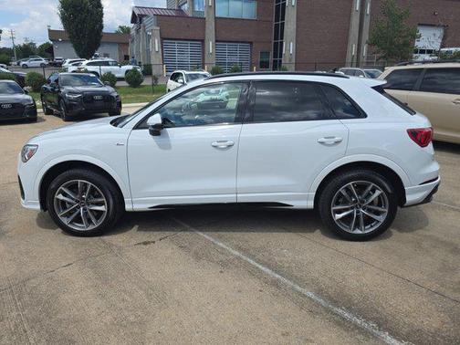 2025 Audi Q3 Premium 45 TFSI S line quattro Tiptronic