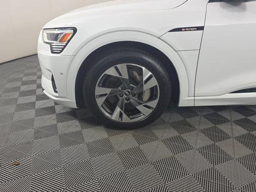 2021 Audi e-tron Premium