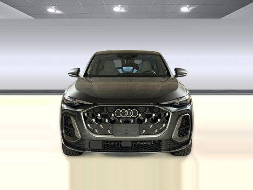 Daytona Gray Pearl Effect 2026 Audi Q5 Sportback Premium Plus TFSI quattro S tronic