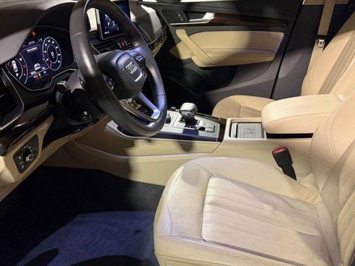Ibis White 2019 Audi Q5 2.0T Premium Plus