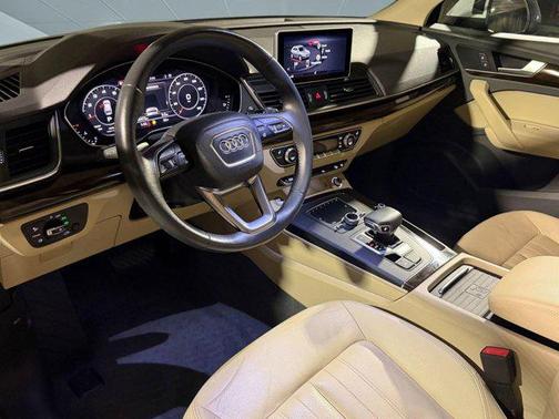 Ibis White 2019 Audi Q5 2.0T Premium Plus