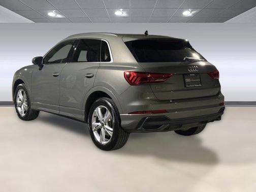 2024 Audi Q3 Premium 45 TFSI S line quattro Tiptronic