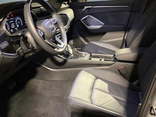 2024 Audi Q3 Premium 45 TFSI S line quattro Tiptronic