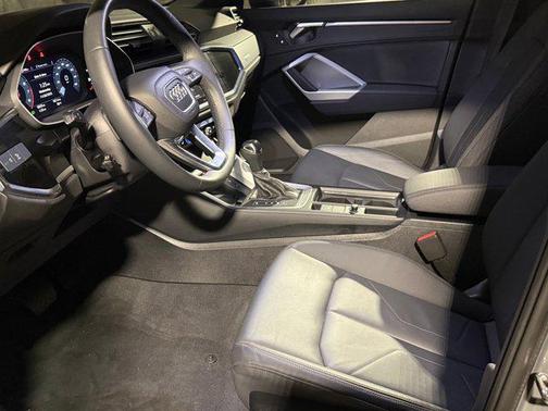 2024 Audi Q3 Premium 45 TFSI S line quattro Tiptronic