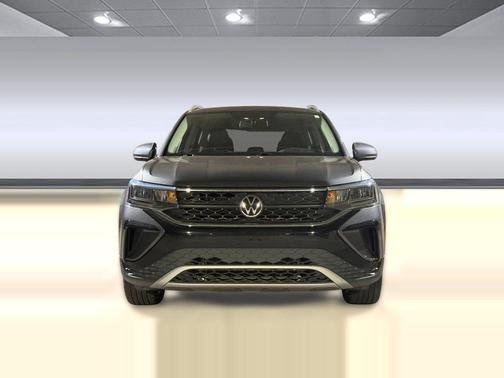 Gray 2022 Volkswagen Taos 1.5T SE