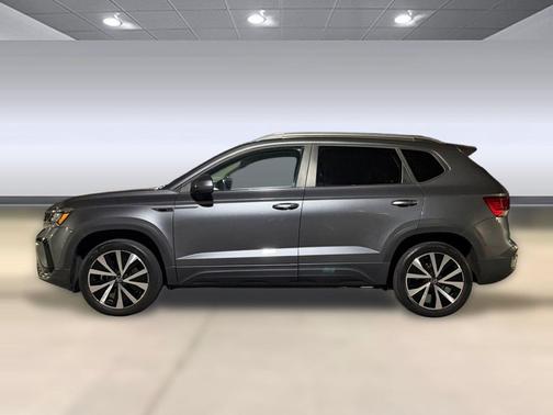 Gray 2022 Volkswagen Taos 1.5T SE